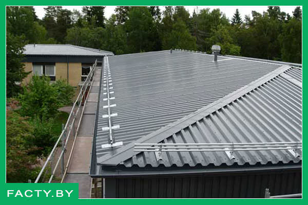 Крыша дома, профлист, современная кровля Профлист на крыше