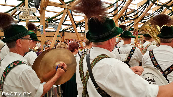 праздник пива Октоберфест – Wiesn