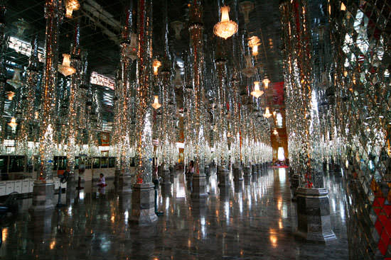 Величие Зеркальный Храм Wat Tha Sung